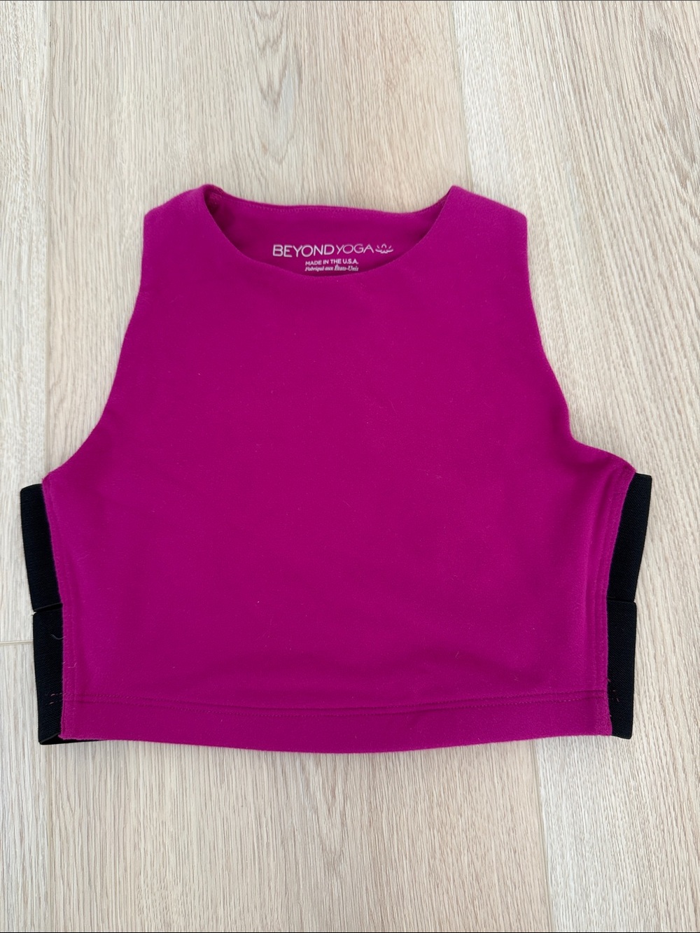 Beyond Yoga Magenta and Black Cropped High Neck Sports bra XS